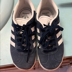 adidas Kids Sneakers in Navy and White
